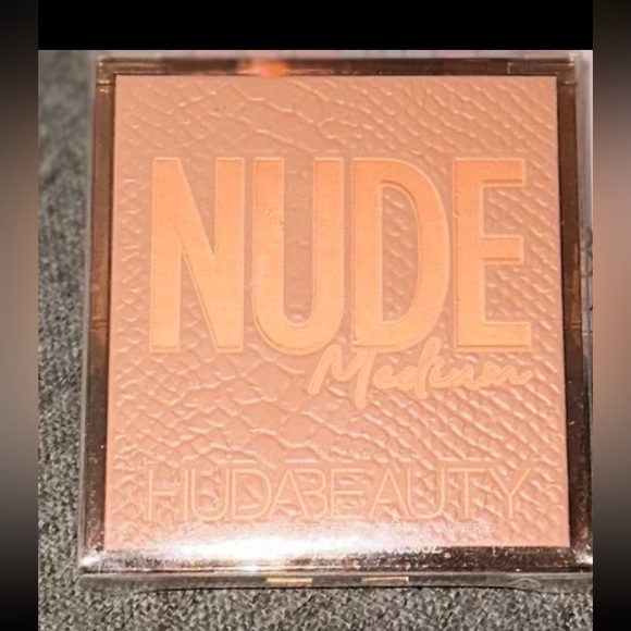 HUDA BEAUTY PALETTE BUNDLE - Picture 4 of 5